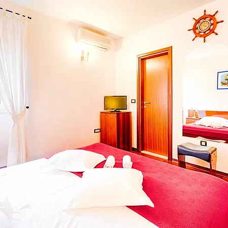 Slika 4* Milna (Brac)